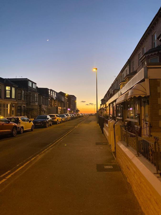 The Woodfield Hotel , Indoor Heated Swimming Pool, Spacious Lounge And Bar Blackpool Esterno foto