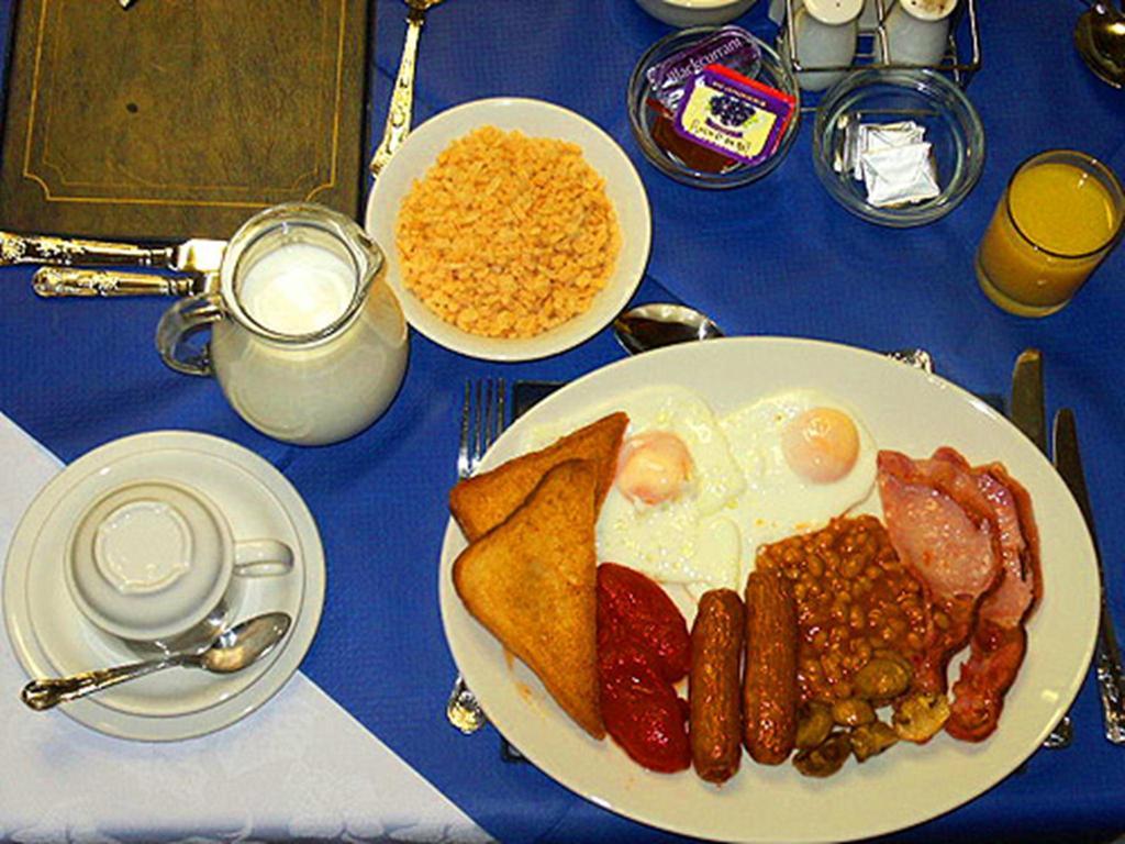 The Woodfield Hotel , Indoor Heated Swimming Pool, Spacious Lounge And Bar Blackpool Esterno foto